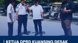 Ketua DPRD Kuansing, H Juprizal SE MSi melakukan  peninjauan ruas jalan pasar modern Teluk Kuantan bersama Kepala Dinas PUPR Kuansing Ade Fahrer Arip dan Kepala Dinas Perhubungan Hendri Wahyudi, Selasa (19/5/2026) siang. (Riaupos)
