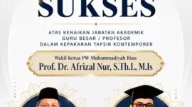 Kabid Peternakan Disbunnakkan Inhu, Mufrizal ST (empat dari kanan) bersama staf saat mendampingi tim provinsi ketika meninjau sapi milik Nurman di Desa Pontian Mekar Kecamatan Lubuk Batu Jaya.(Disbunnakkan Inhu)
 