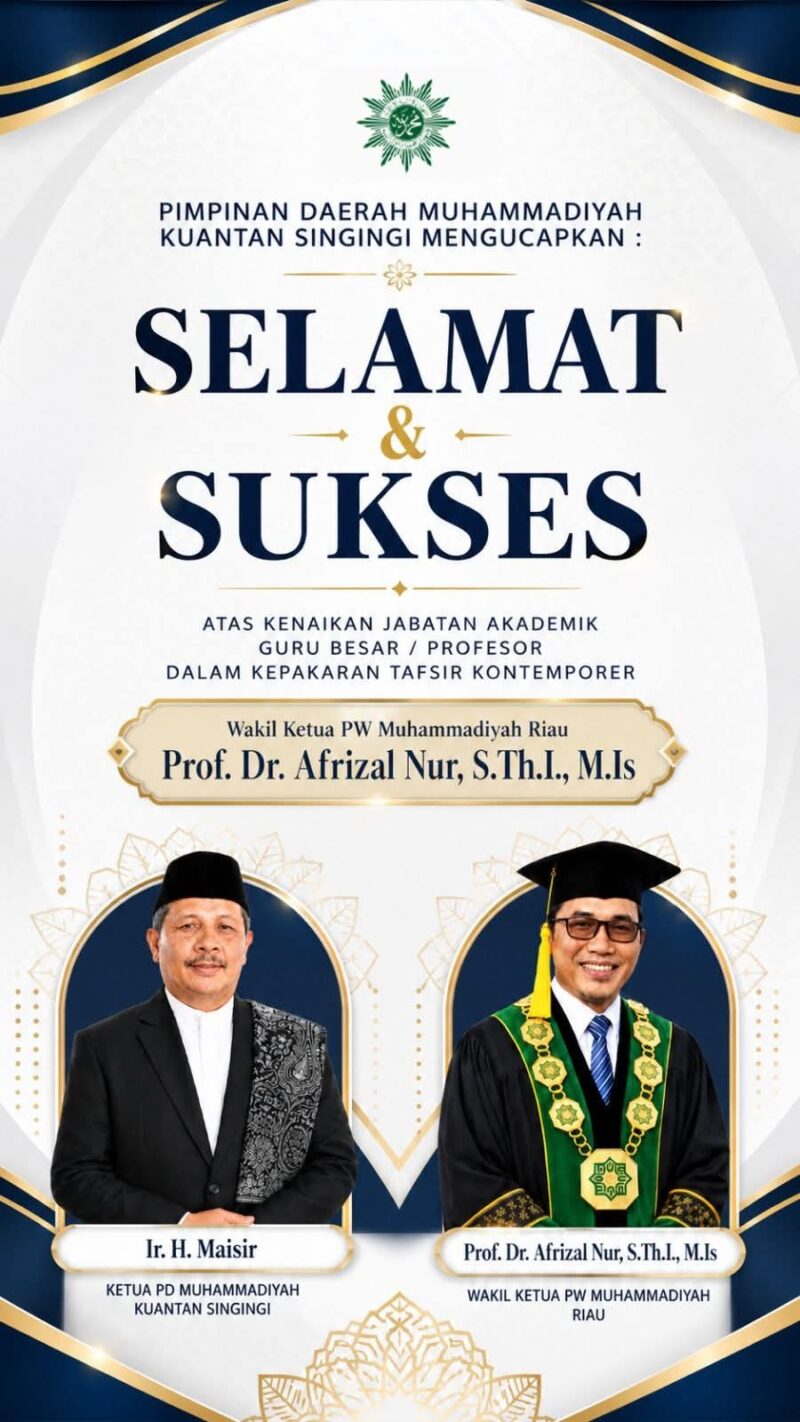 Kabid Peternakan Disbunnakkan Inhu, Mufrizal ST (empat dari kanan) bersama staf saat mendampingi tim provinsi ketika meninjau sapi milik Nurman di Desa Pontian Mekar Kecamatan Lubuk Batu Jaya.(Disbunnakkan Inhu)
 