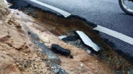 Jalan Inpres Bukit Kanduang Solok Mulai Rusak Terkikis (Dok.GNews86)