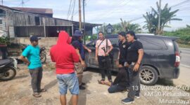 Tersangka SL (25 waktu diamankan oleh Tim Tim Resmob Satuan Reserse Kriminal (Satreskrim) Polres Kuantan Singingi Dok.HumaspolresKuansing)