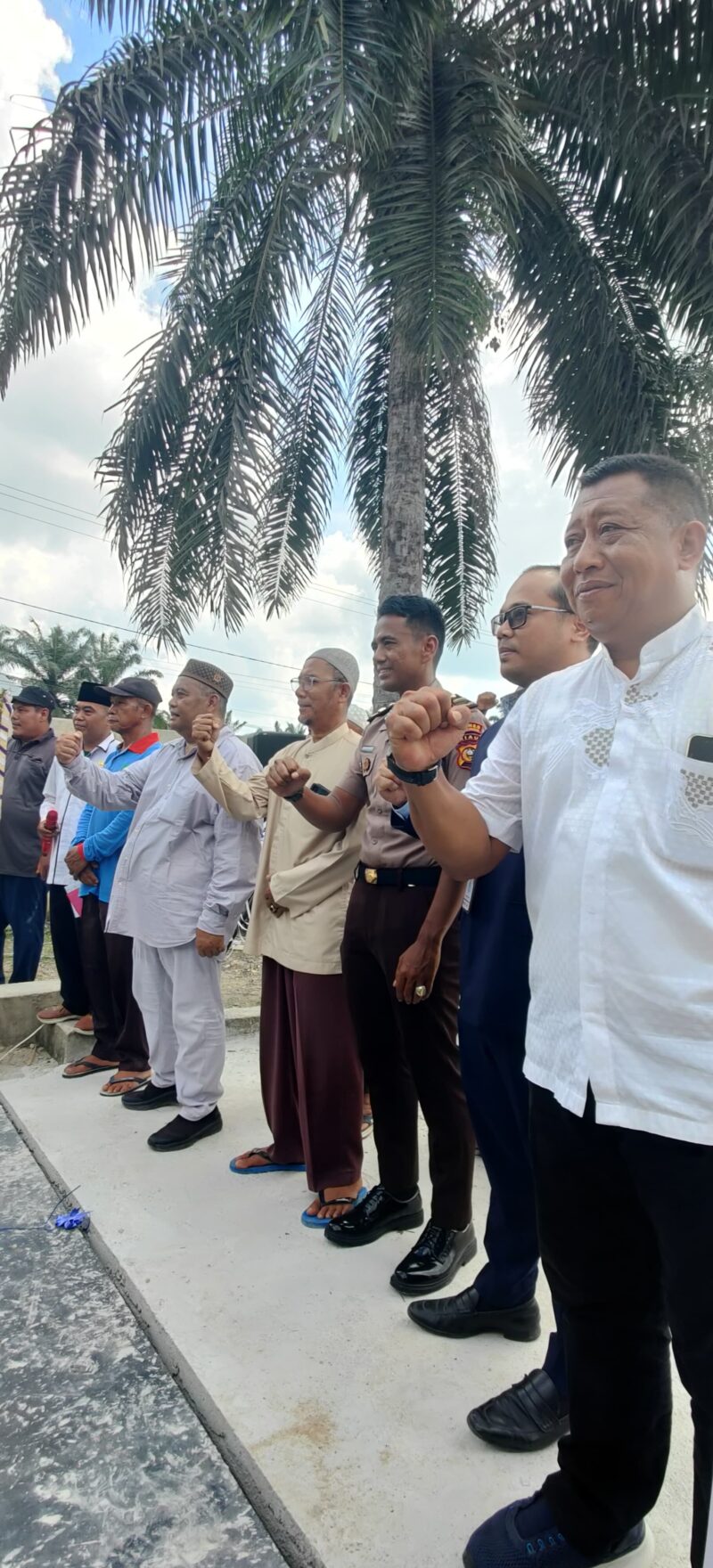 Pejabat Yang Hadir dalam Acara Peresmian Timbang Digital Sawit di Desa Air Mas Singingi (Dok.Nursahid/GNews86)