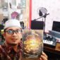 Ronaldo Rozalino, S.Sn., M.Pd dan Buku Karya Tulisnya Dalam Cahaya Ramadhan (Dok.GNews86)