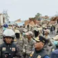 Gubernur Jawa Barat Dedi Mulyadi menjanjikan bantuan modal usaha Rp10 juta dan peluang kerja bagi pedagang yang terdampak penertiban kawasan wisata Puncak sebagai bagian dari program penataan ruang dan pemulihan ekonomi masyarakat.( dok foto : Kompas.com)