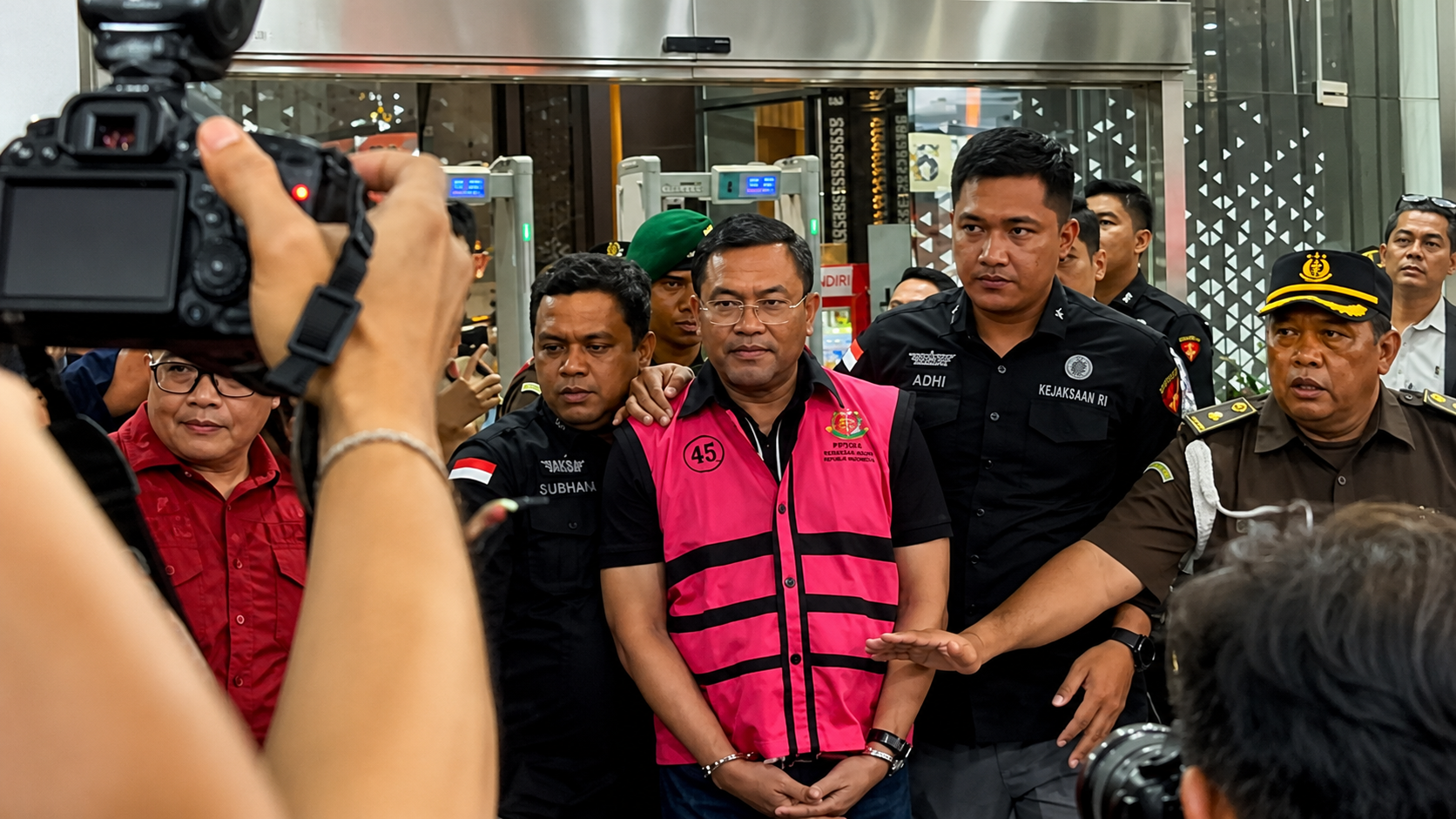 Ilustrasi dokumen penyelidikan kasus dugaan korupsi Program Makan Bergizi Gratis (MBG) yang menyeret sejumlah nama pejabat dan menjadi sorotan publik.