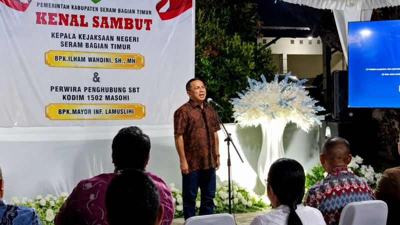 Bupati Seram Bagian Timur menekankan pentingnya sinergi antara pemerintah daerah, kejaksaan, dan TNI dalam mengawal pembangunan agar berjalan transparan, akuntabel, dan sesuai aturan hukum.(sumber Foto : TribunMaluku.com)