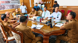 Keterangan : Pemerintah daerah dan Balai Taman Nasional Manusela menyepakati enam langkah penyelesaian konflik tapal batas guna menciptakan kepastian hukum dan menjaga keseimbangan antara konservasi dan kepentingan masyarakat.(sumber foto : TribuNews.ambon.com)