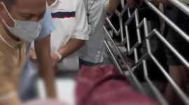 Walikota Kotamobagu dr Weny Gaib Sp.M, saat mengunjungi pasien di rumah sakit pasca kejadian 