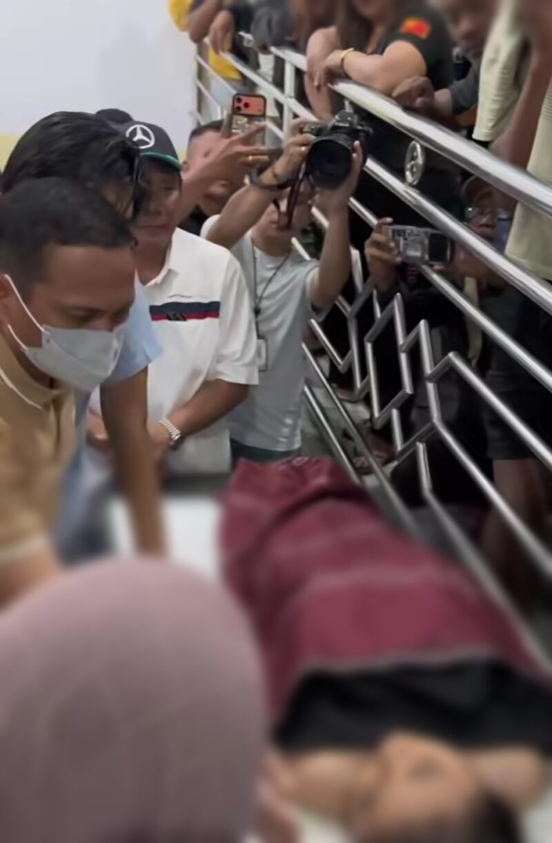 Walikota Kotamobagu dr Weny Gaib Sp.M, saat mengunjungi pasien di rumah sakit pasca kejadian 