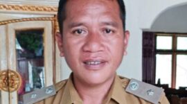 Sangadi (Kepala Desa) Toruakat Tomi Mokobela