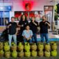 TAK BERKUTIK: Terduga pelaku bersama barng bukti puluhan tabung gas saat diamankan Tim URC Satreskrim Polres Kotamobagu (foto:humaspolreskotamobagu)