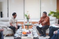 GERAK CEPAT: Wali Kota Makassar Andi Zulkifli Nanda bertemu dengan Executive General Manager Pertamina Patra Niaga Regional Sulawesi Deny Sukendar (foto: istimewa)