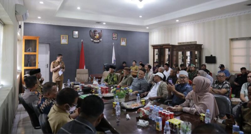 Satu hati: Panitia pemekaran dan pemerintah dari lima daerah wilayah BMR, melakukan pertemuan, bersinergi untuk mewujudkan Provinsi Bolaang Mongondow Raya