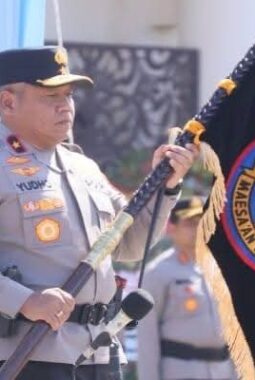 Brigjen Pol Yudo Hermanto Terima Estafet Kepemimpinan Polda Sulut dari Irjen Pol Roycke Harry Langie