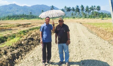 Duet Membangun Desa: Sangadi Ikuna dan Dumara Bersinergi Bangun Jalan Akses Untuk Masyarakat